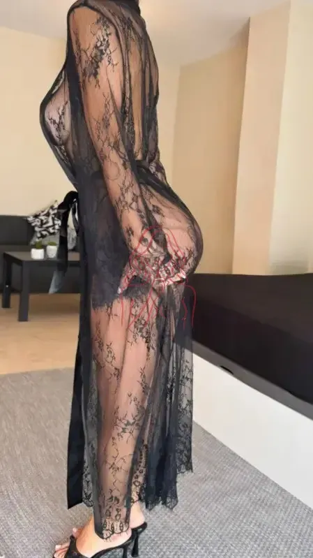 CHLOE VALENCIANA